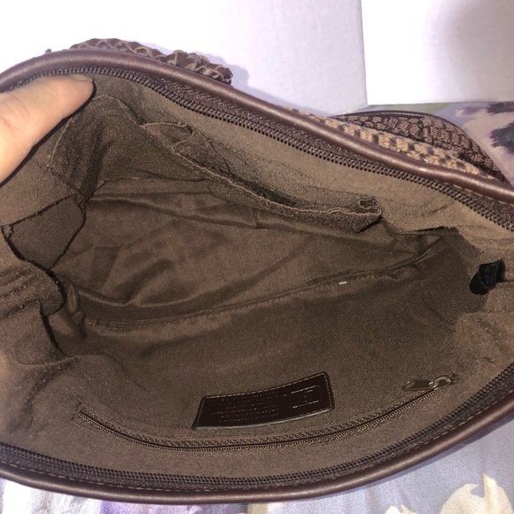 Relic Weaved Tassel Purse - Picture 11 of 15